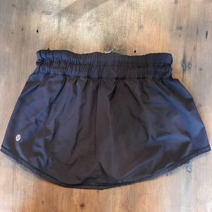 Lululemon tennis skirt/skort, size 6, black
